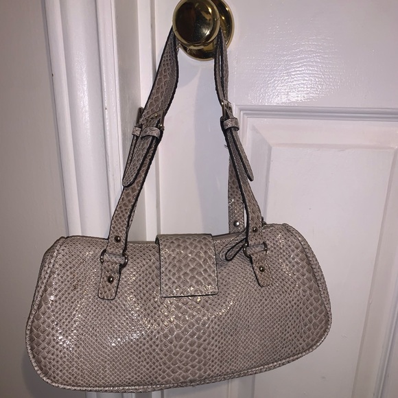 Guess Faux snakeskin purse NEVER BEEN USED - Picture 2 of 2